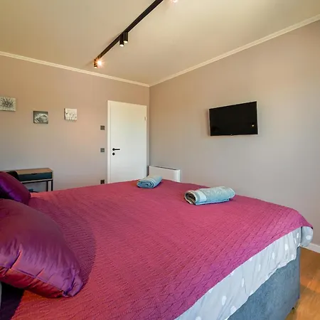 Casa Ferata Vila *